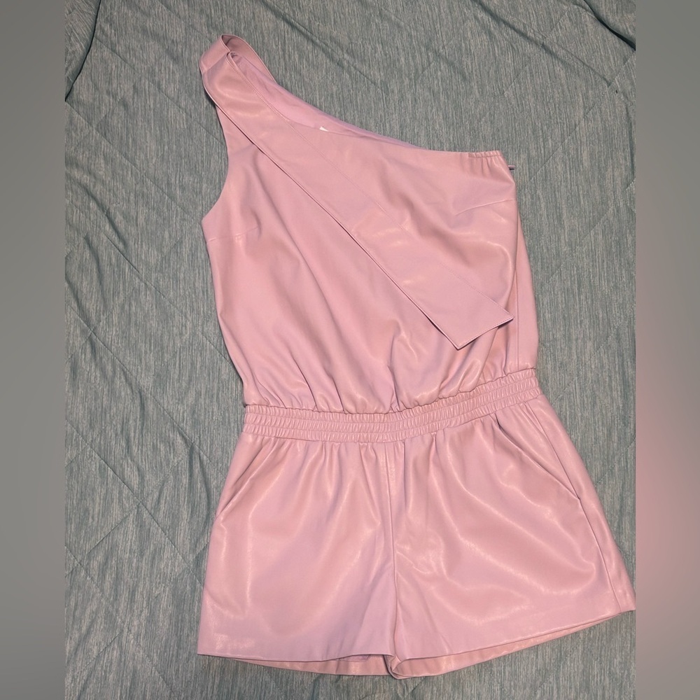 AMANDA UPRICHARD short romper. Size medium. - Picture 3 of 13